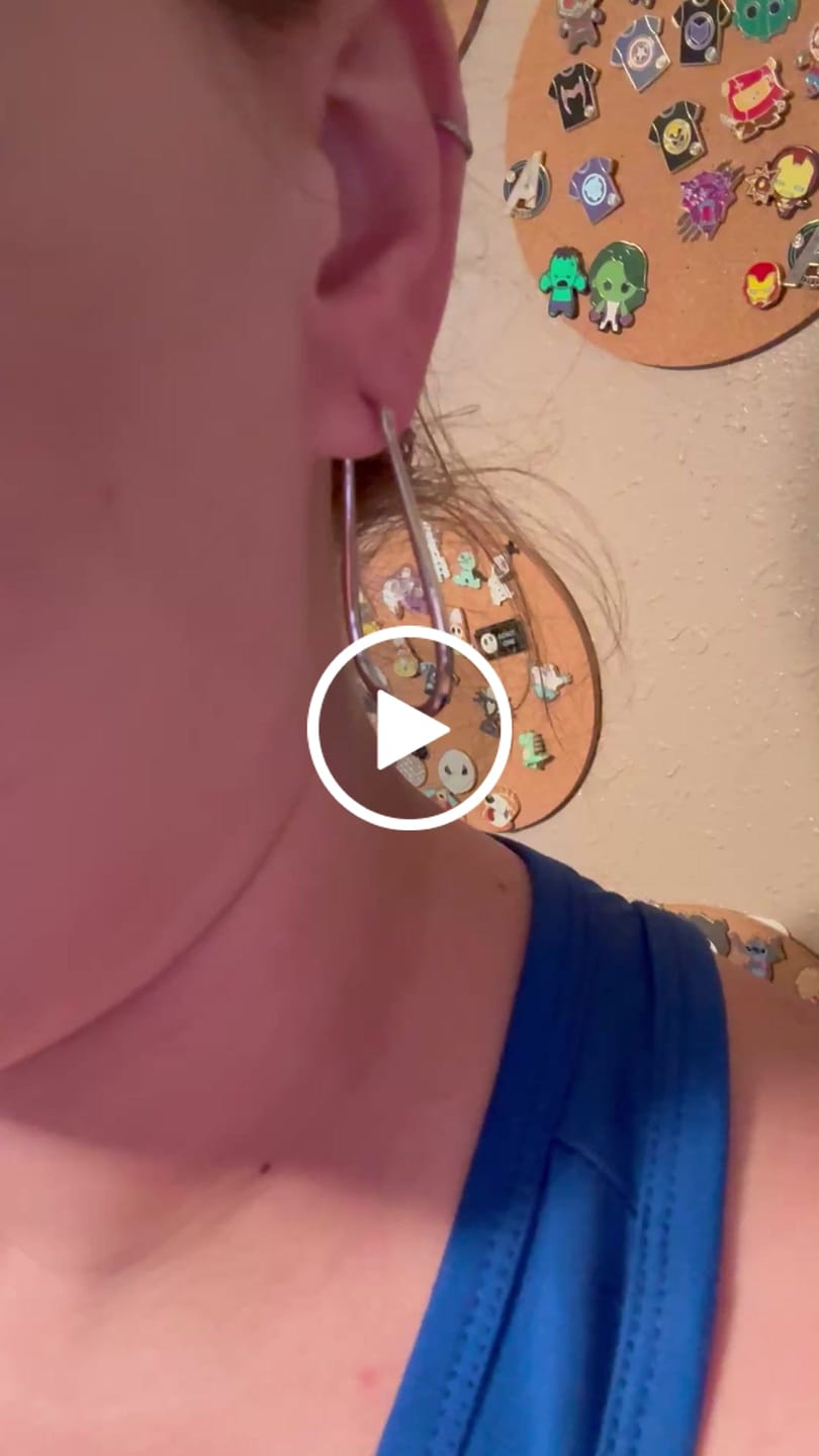 Customer video review of Beatrice 18k White Gold Plated 24mm U-Shaped Hoop Earrings