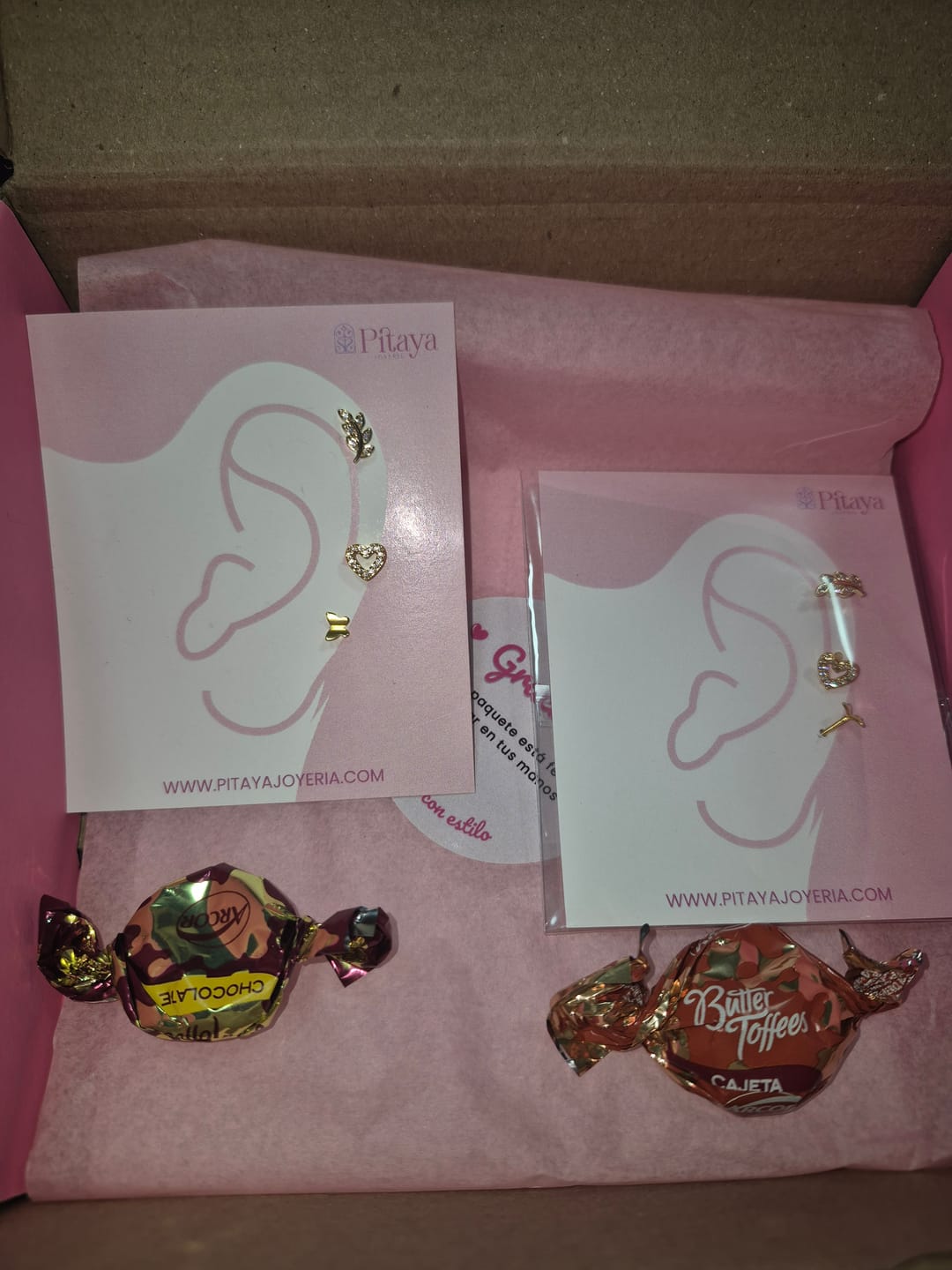 Customer photo review of Piercing Hojita de Laurel Rosca Plana
