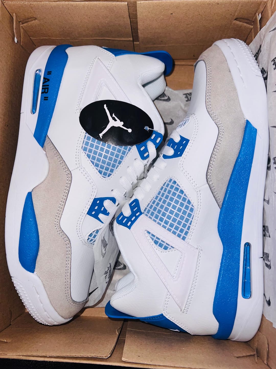 Customer photo review of Tenis Retro 4 Blanco Azul