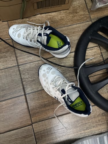 Customer photo review of Yonex Men's Strider Beat SHBSB1EZ Badminton Shoes