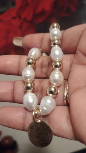 Customer photo review of FRESH WATER PEARL BRACELET