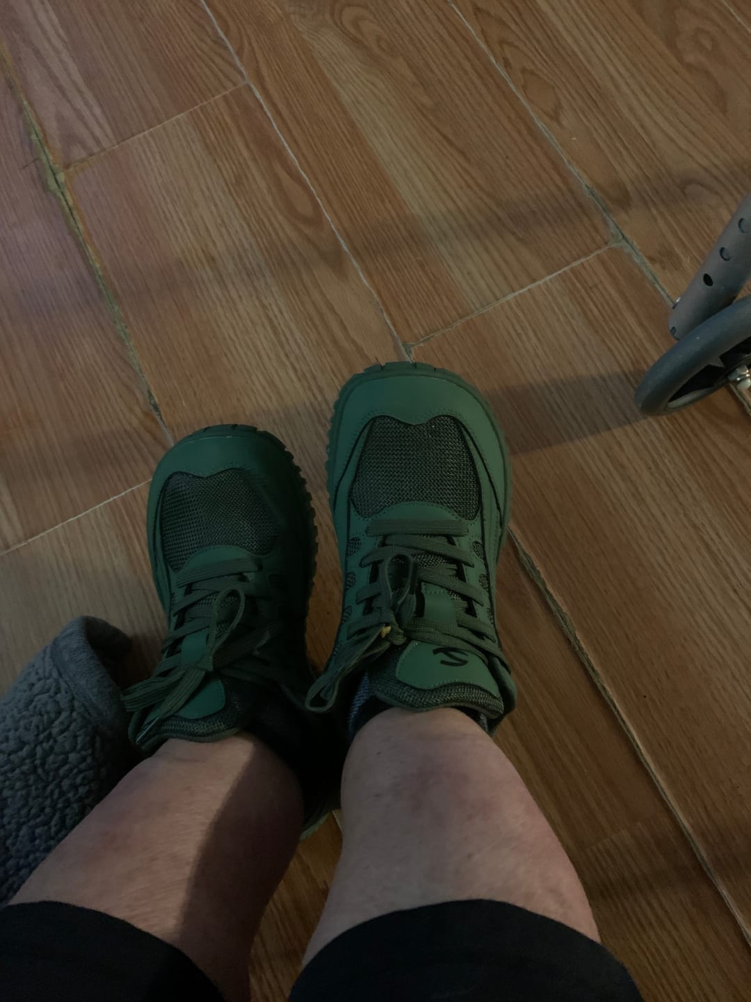 Customer photo review of Crest - Wide Toe Sneakers