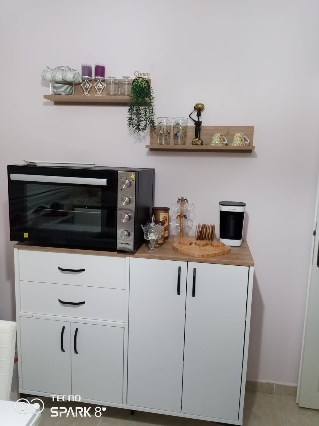 Customer photo review of Rani JE210 Kahve Köşesi Çok Amaçlı Dolap 4 Kapaklı 2 Çekmeceli Kiler Mutfak Dolabı Beyaz - Sepet Ceviz