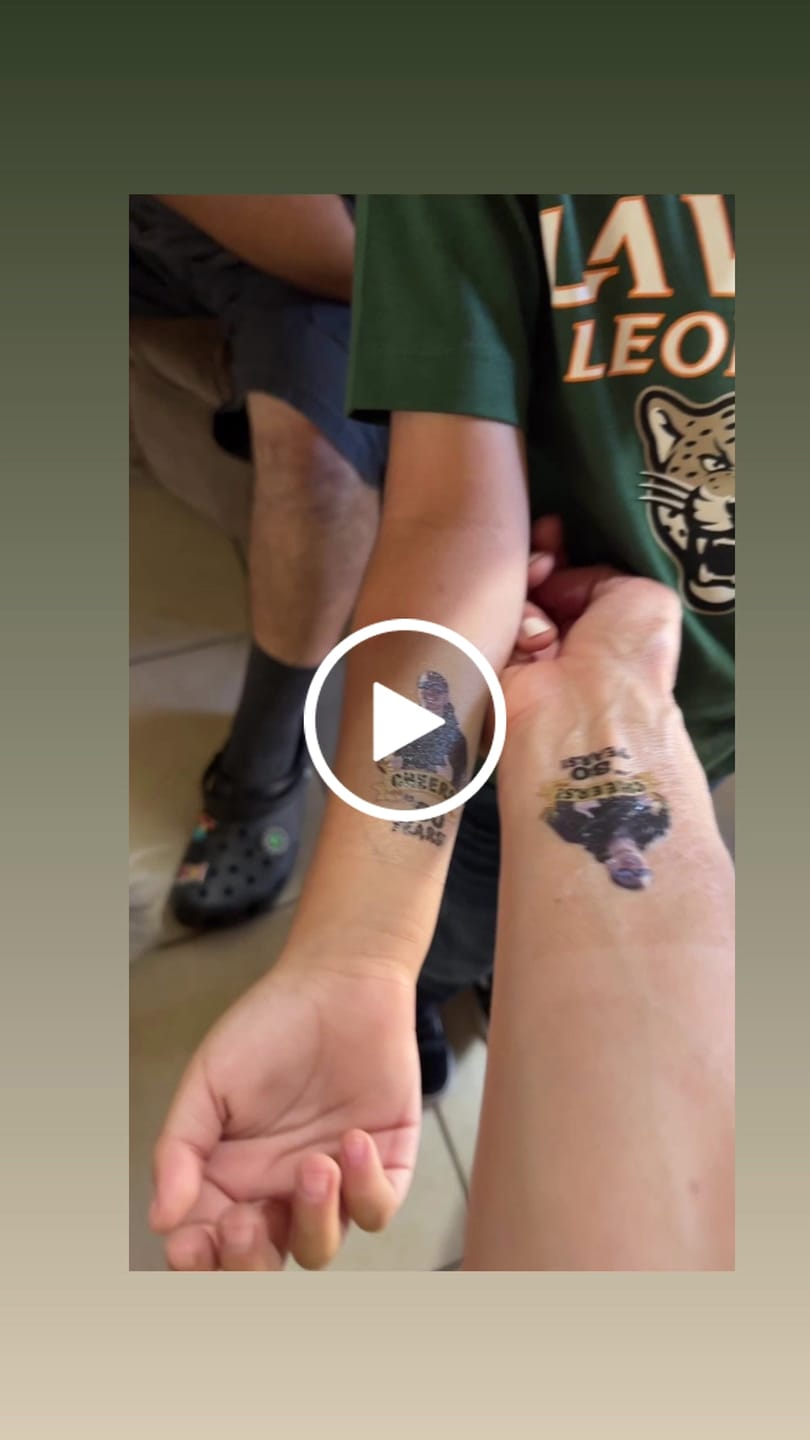 Customer video review of Cheers to Years Birthday Banner