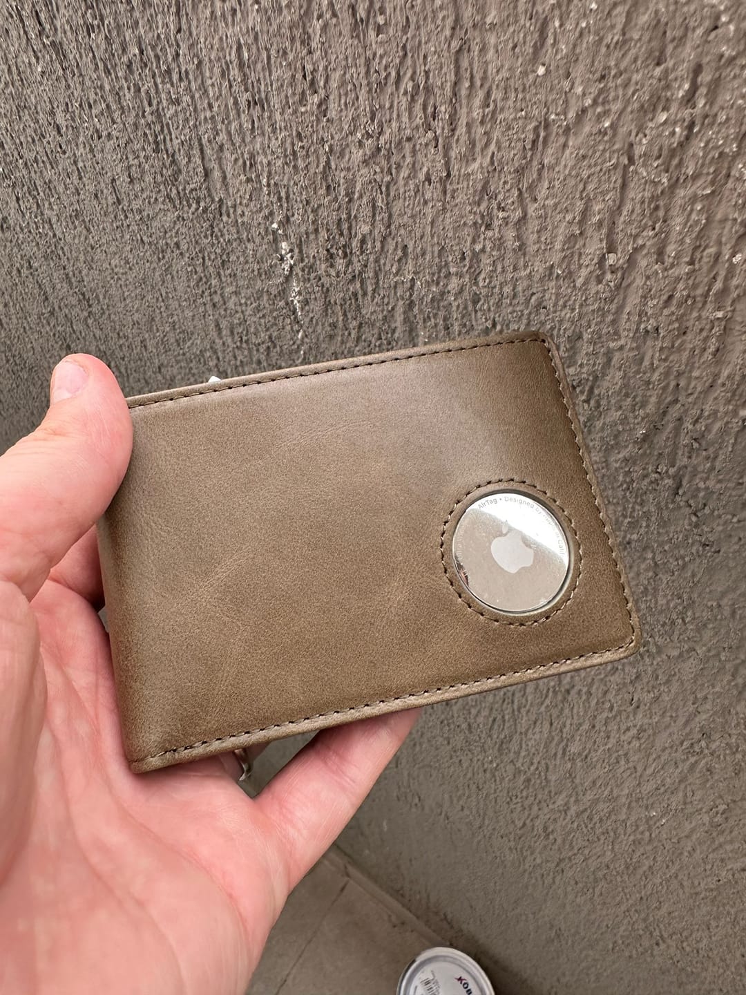 Customer photo review of Supreme Smart VN400 AirTag Wallet
