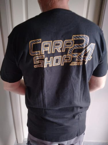 Customer photo review of CARPSHOP24 BLACK T-SHIRT