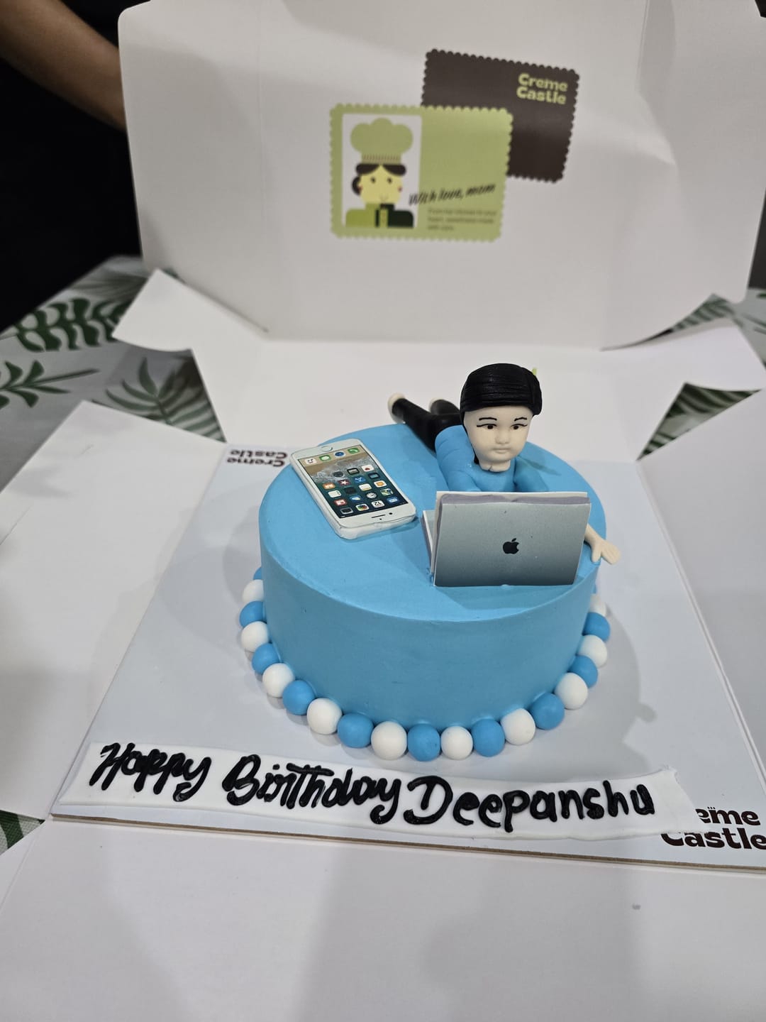 Customer photo review of Cake for a workaholic