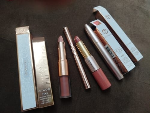 Customer photo review of O.TWO.O ROSE GOLD 2 IN 1 LIPSTICK AND LIPGLOSS