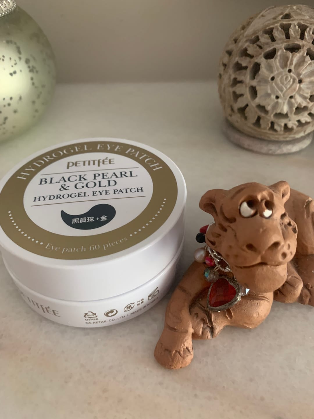 Customer photo review of Hidrogela spilventiņi ādai zem acīm ar melnajām pērlēm Petitfee Black Pearl & Gold Hydrogel Eye Patch
