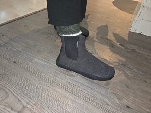 Customer photo review of Vaistoa Kajo | Barefoot Chelsea Boots