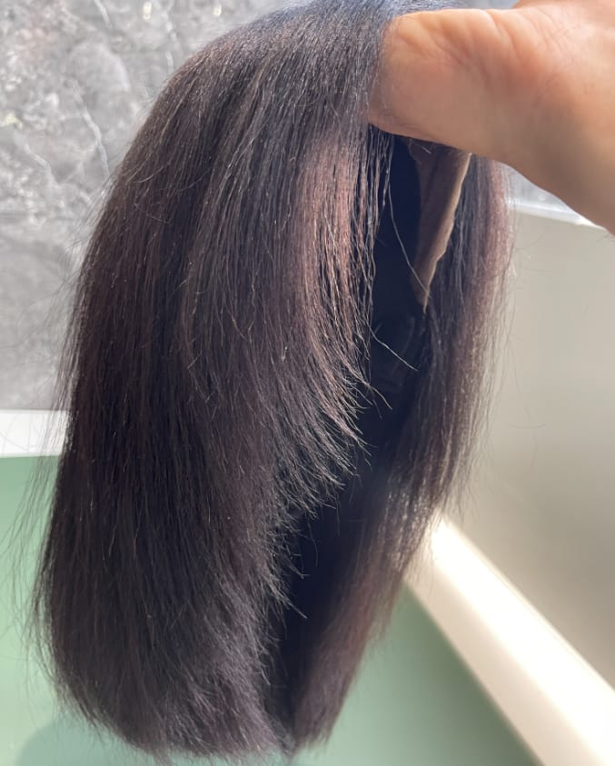 Customer photo review of Wavymy Yaki Straight Layered Cut Silky Bob Wig Upgrade 9x6 T-Part Lace Wig Pre-Plucked Wear Go Glueless Wigs 180% Density