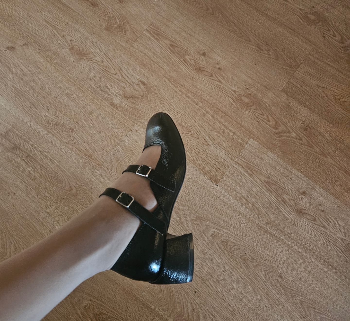 Customer photo review of "Groovy Heels, Black"