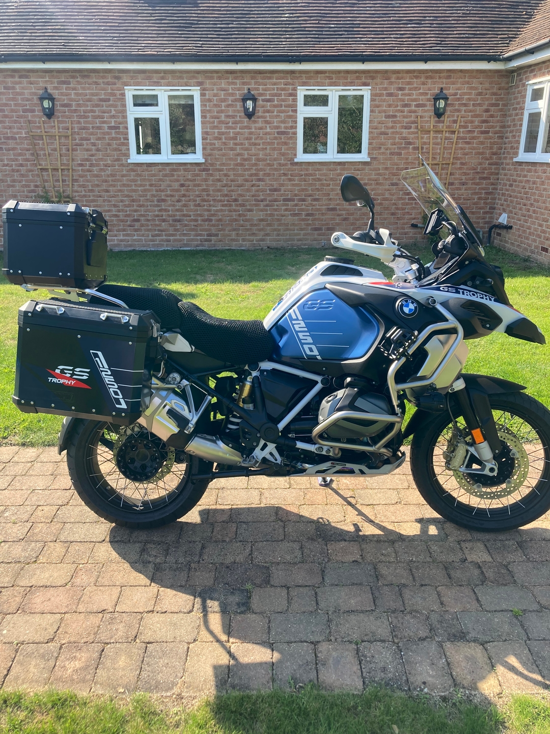 Wind Rider mesh seat cover on a BMW R 1250 GS Adventure