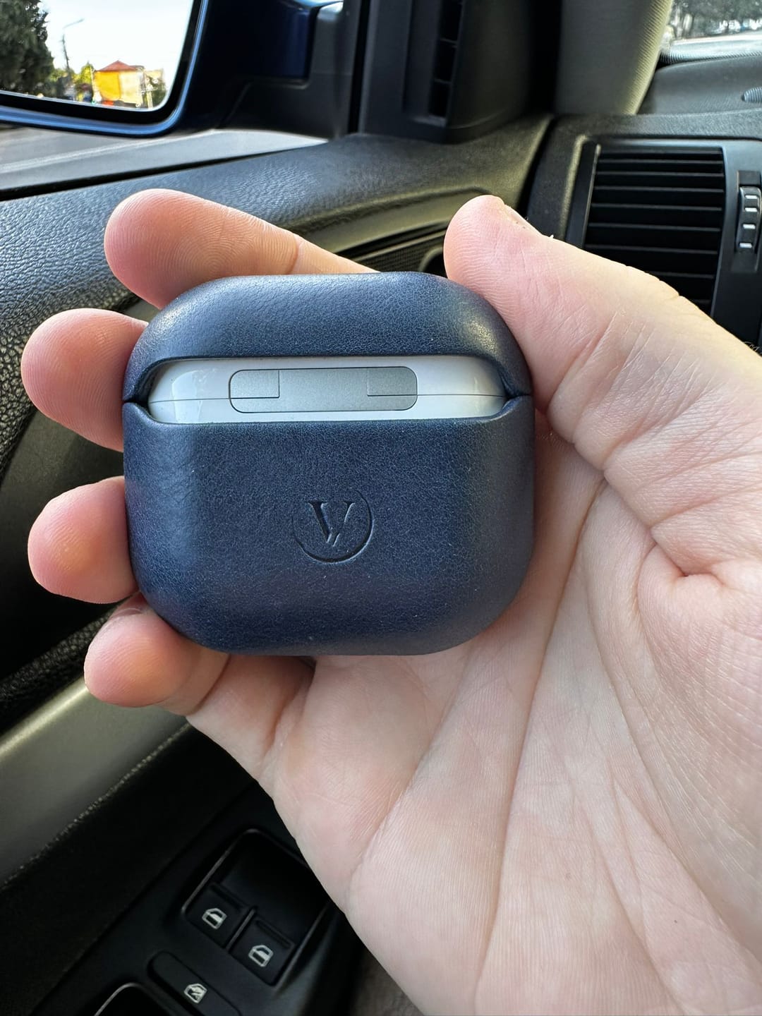 Customer photo review of Prime VN602 Leather AirPods Pro 2 Case