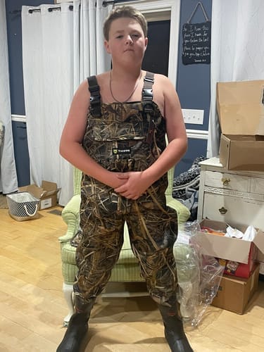 Customer photo review of Seeker Insulated Duck Waterfowl Hunting 800 Gram 3M Thinsulate Neoprene Chest Waders