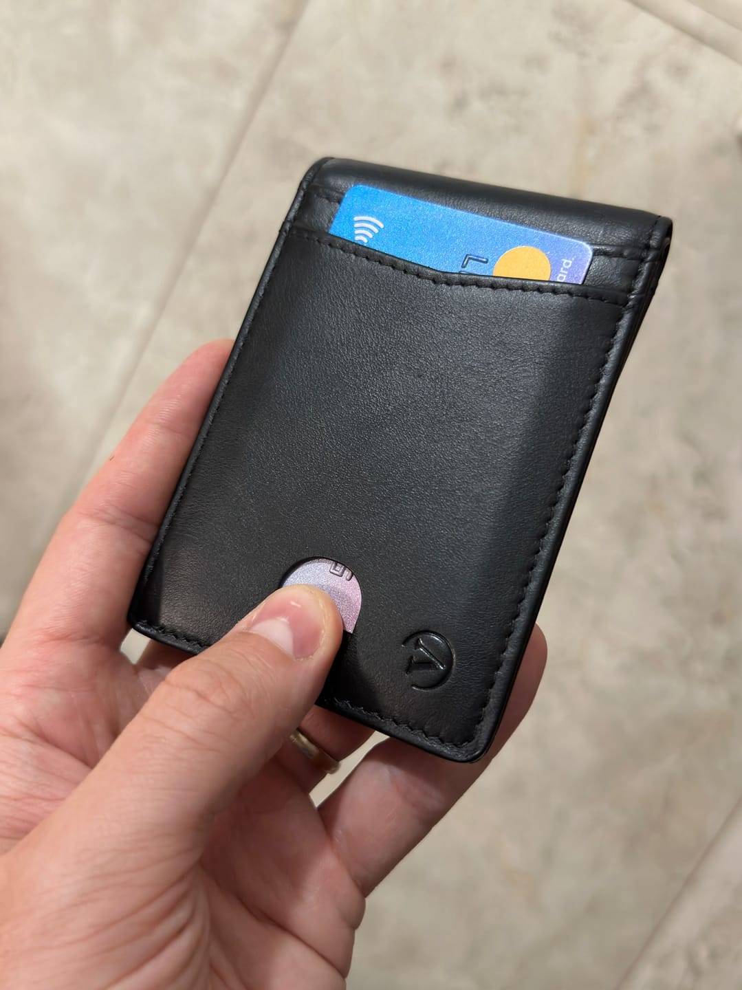 Customer photo review of Supreme Smart VN400 AirTag Wallet