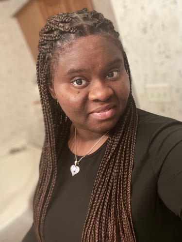 Customer photo review of Small Head Size Exclusive - Lightweight Knotless HD Full Lace Box Braided Wig