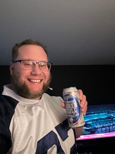 Customer photo review of El Segundo Steve Austin's Broken Skull American Lager (12PK Special)