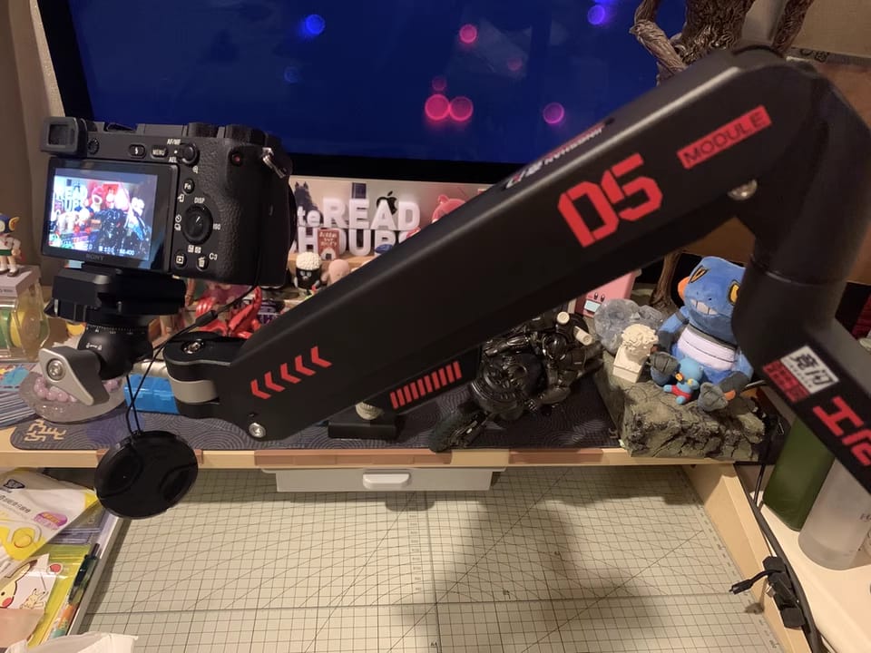 Customer photo review of Floating Hydraulic Camera Articulating Arm Stand
