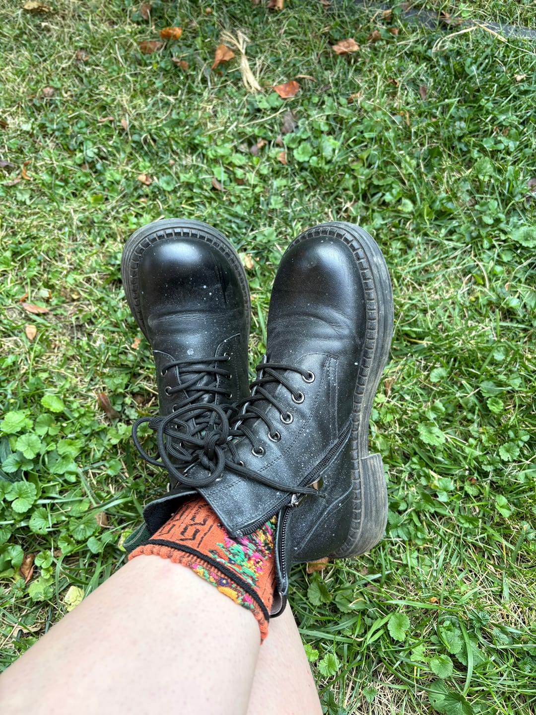 Customer photo review of Wide Toe Box Non-slip Leather Retro Ankle Boots