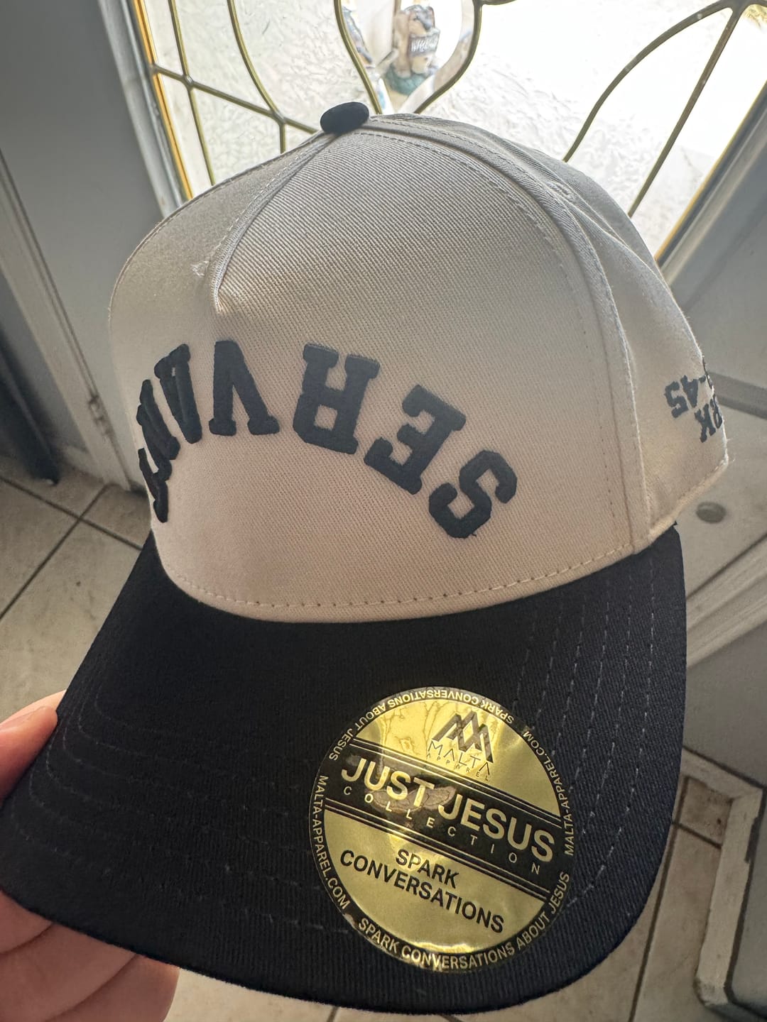 Customer photo review of ‘SERVANT’ Premium SnapBack - Cream/Black