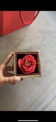 Customer photo review of Ewige Rose Box - Mit Personalisierter Halskette Und Echter Rose
