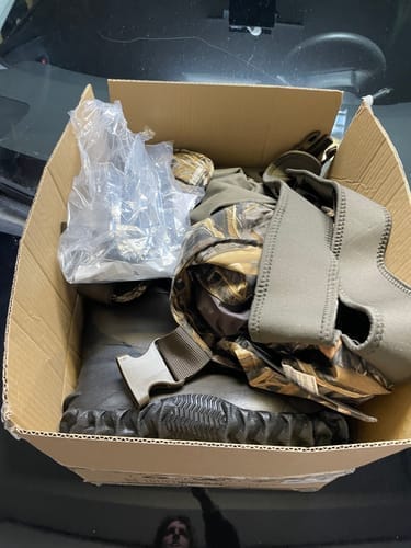 Customer photo review of Seeker Pro Insulated Duck Waterfowl Hunting 1400 Gram 3M Thinsulate Neoprene Chest Waders