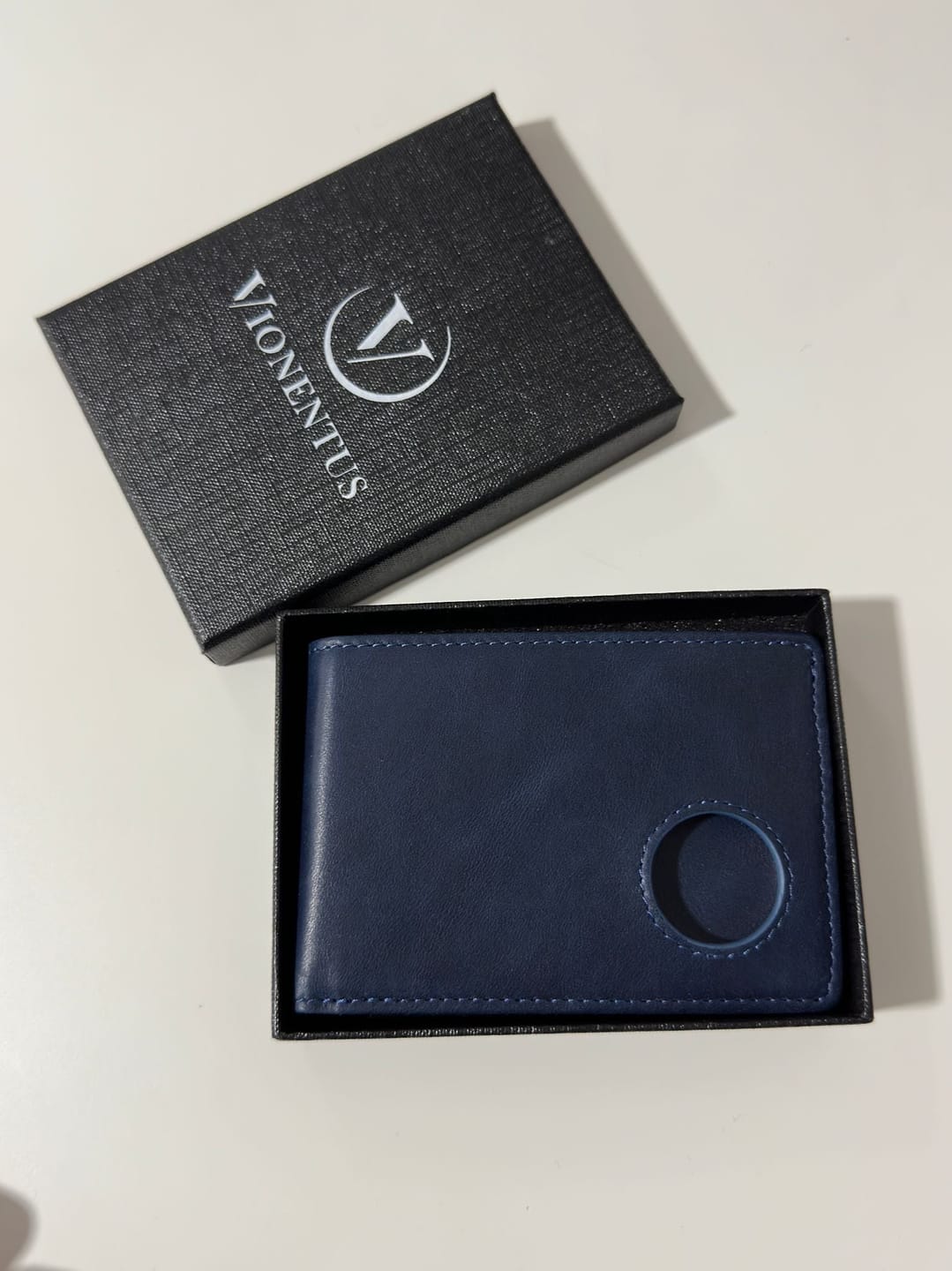 Customer photo review of Supreme Smart VN400 AirTag Wallet