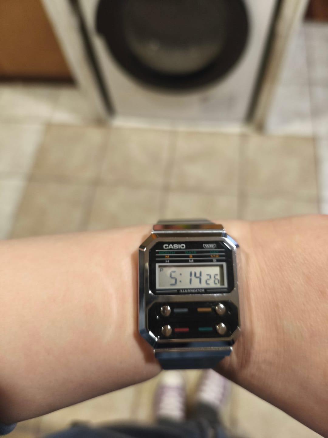 Customer photo review of Reloj Casio Vintage A100WE-1ADF Alien F-100 Reissue Plateado