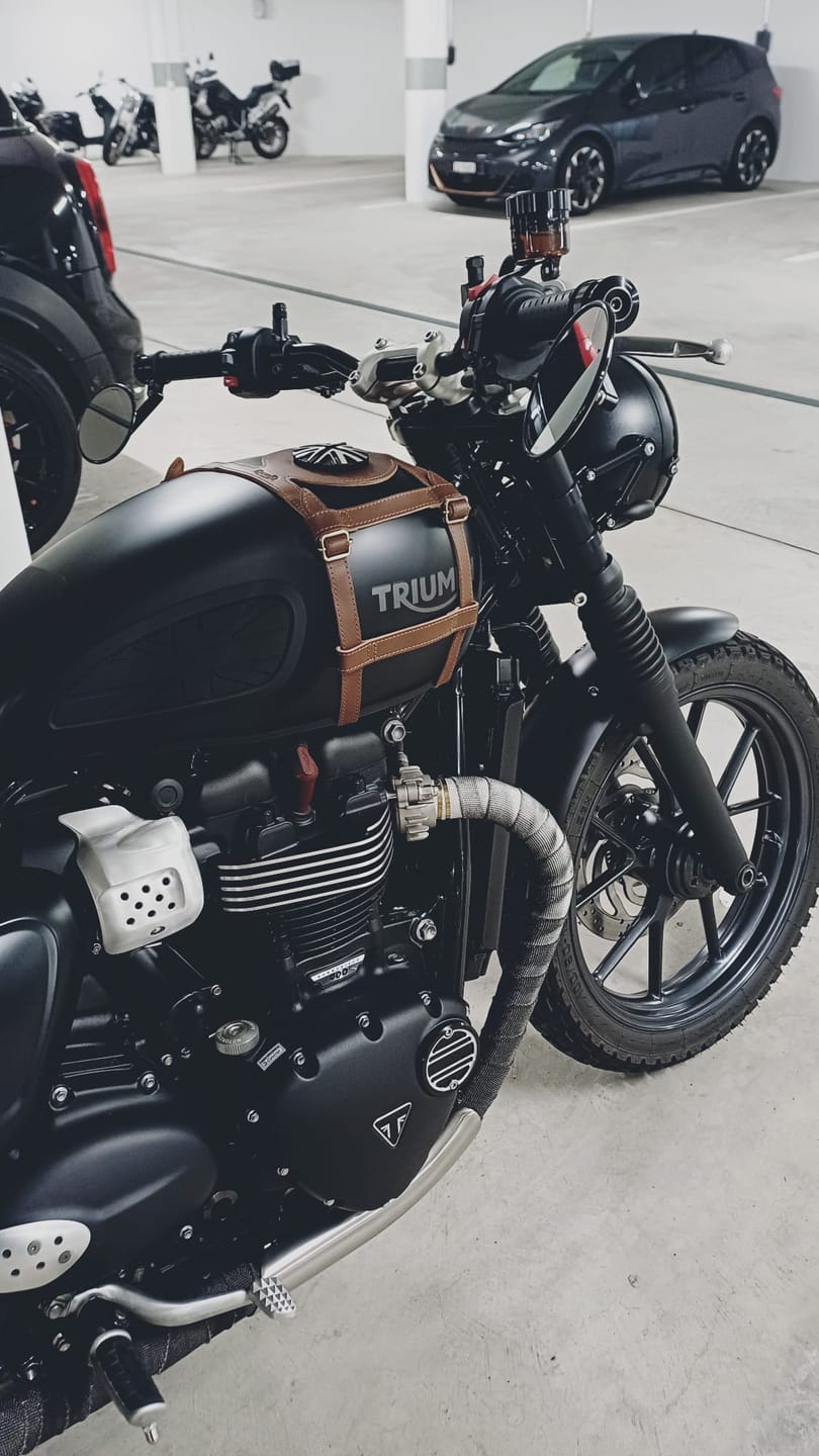 Customer photo review of tank strap right side fuel inlet