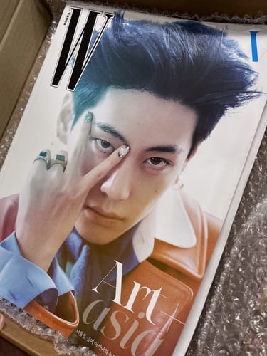 Customer photo review of W 2025 Vol.9 [BTS V]