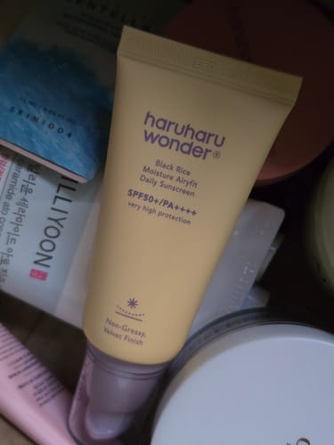 Customer photo review of Haruharu wonder - Black Rice Moisture Airyfit Sunscreen  - 50ML