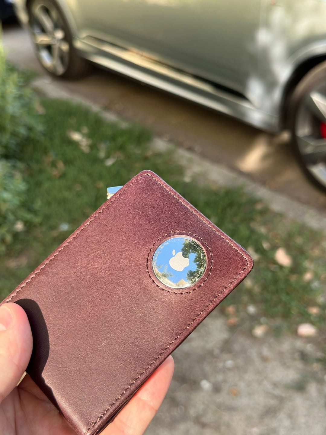 Customer photo review of Supreme Smart VN400 AirTag Wallet