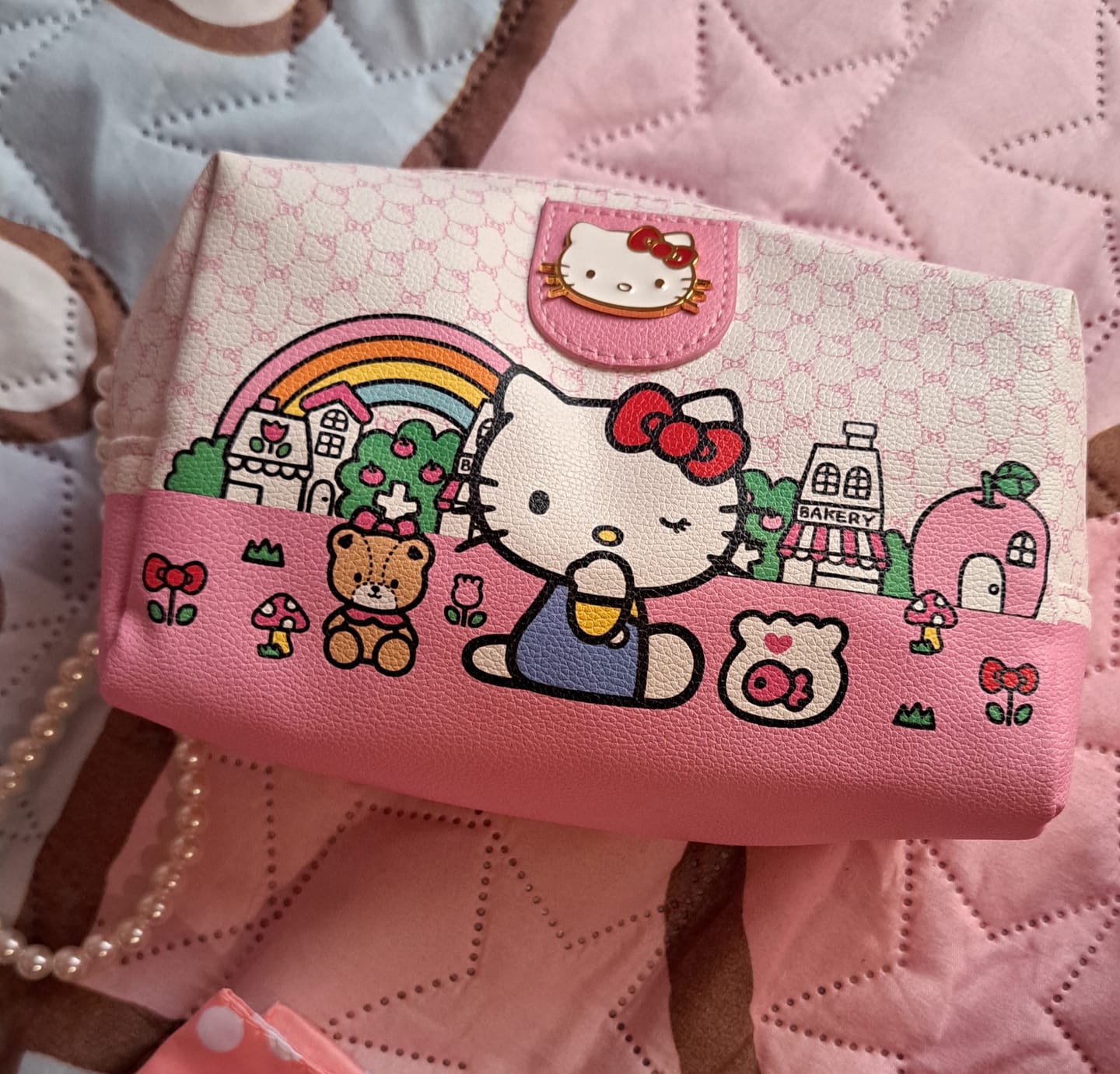 Customer photo review of Cosmetiquera | Hello Kitty
