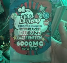 Customer photo review of viva la hemp Exotic Blend Infused Cubes – 1600MG Blue Razz Watermelon