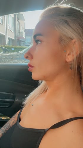 Customer photo review of COSTIQ® LONG LASTING LIP PLUMPER