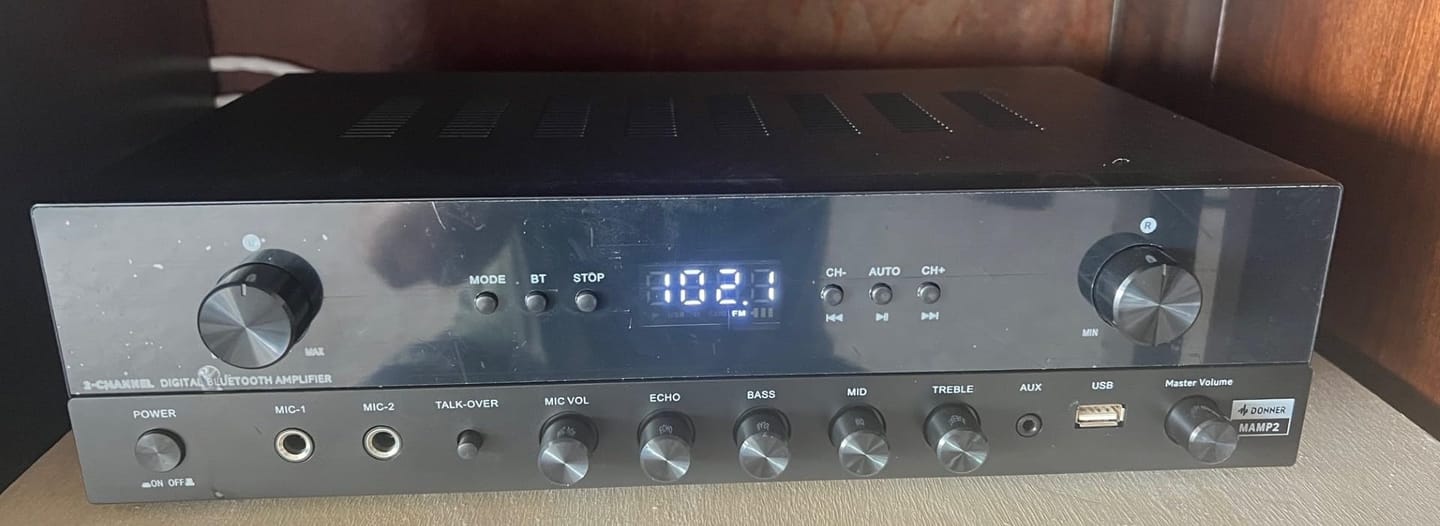 Customer photo review of Donner MAMP2 Puissant Amplificateur 2 Canaux