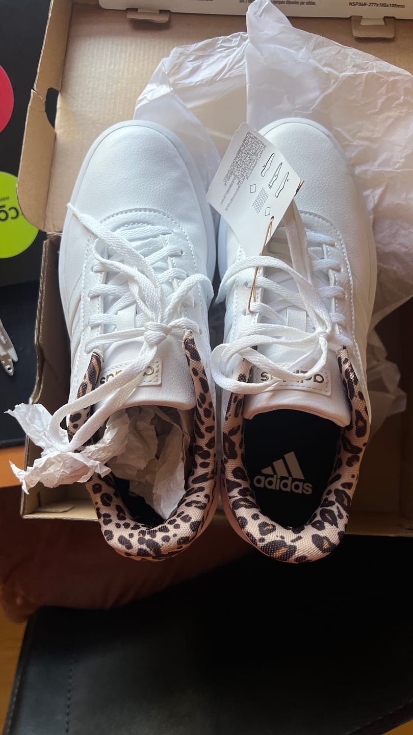 Customer photo review of Zapatilla Adidas Court Platform Mujer Blanco - Print