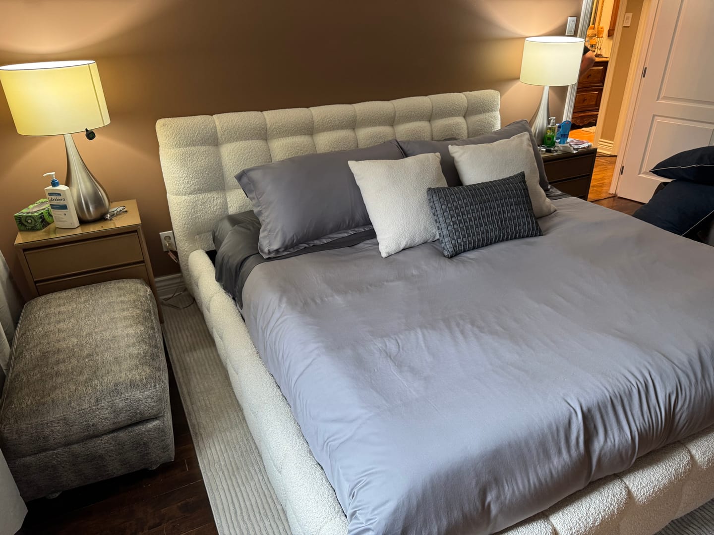 Customer photo review of LARKA - Base de lit tissu bouclé blanc