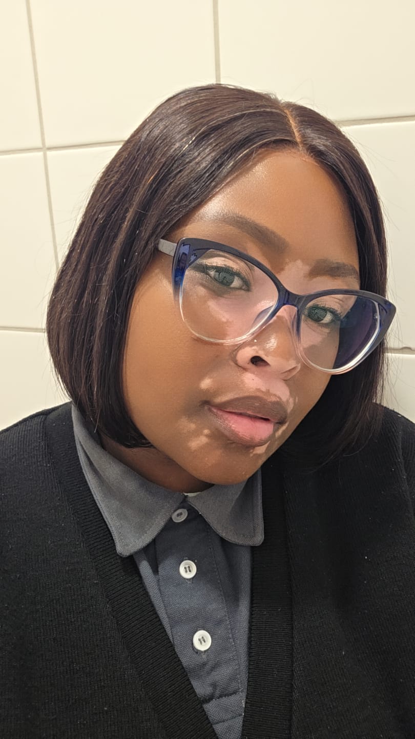Customer photo review of Double Drawn Glue-less Pre- Bleached Bob 8 Inch - 14 Inch With 5 X 5 Closure