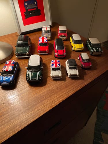 Customer photo review of Auto Mini Cooper 1300 (Uk Flag) - Welly Escala 1:60