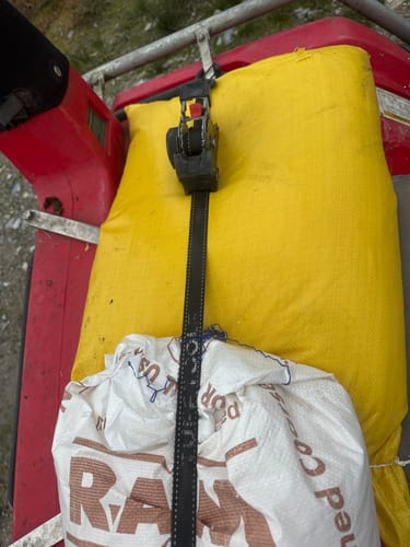 Judi L. review of Retractable Ratchet Strap - 1.8m x 25mm (Black) image 1 out of 1