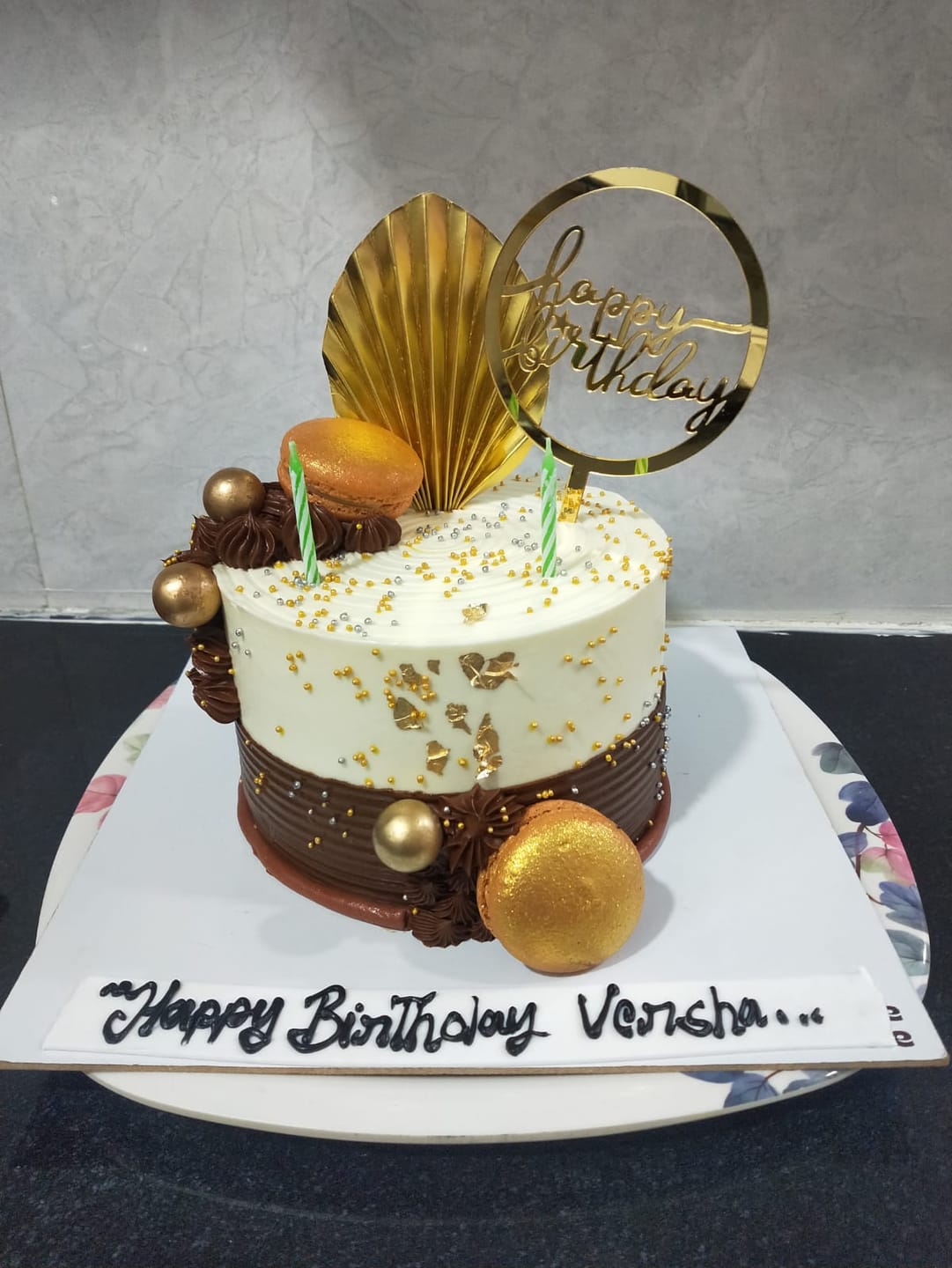 Customer photo review of Golden cake for boyfriend birthday