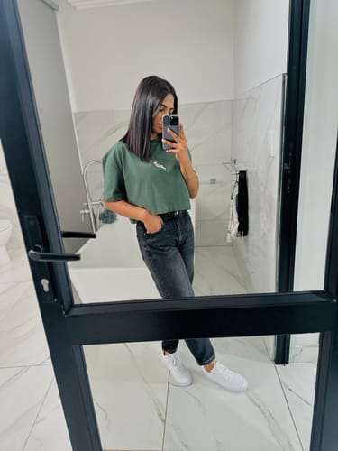 Customer photo review of Springboks Pop Badge Ladies Boxy Crew Tee-OS Green