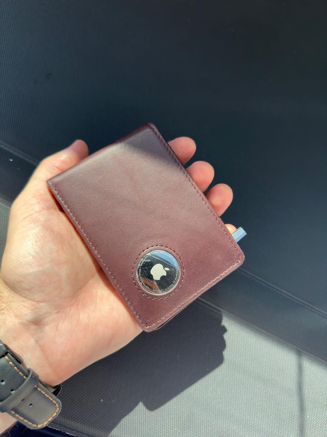 Customer photo review of Supreme Smart VN400 AirTag Wallet