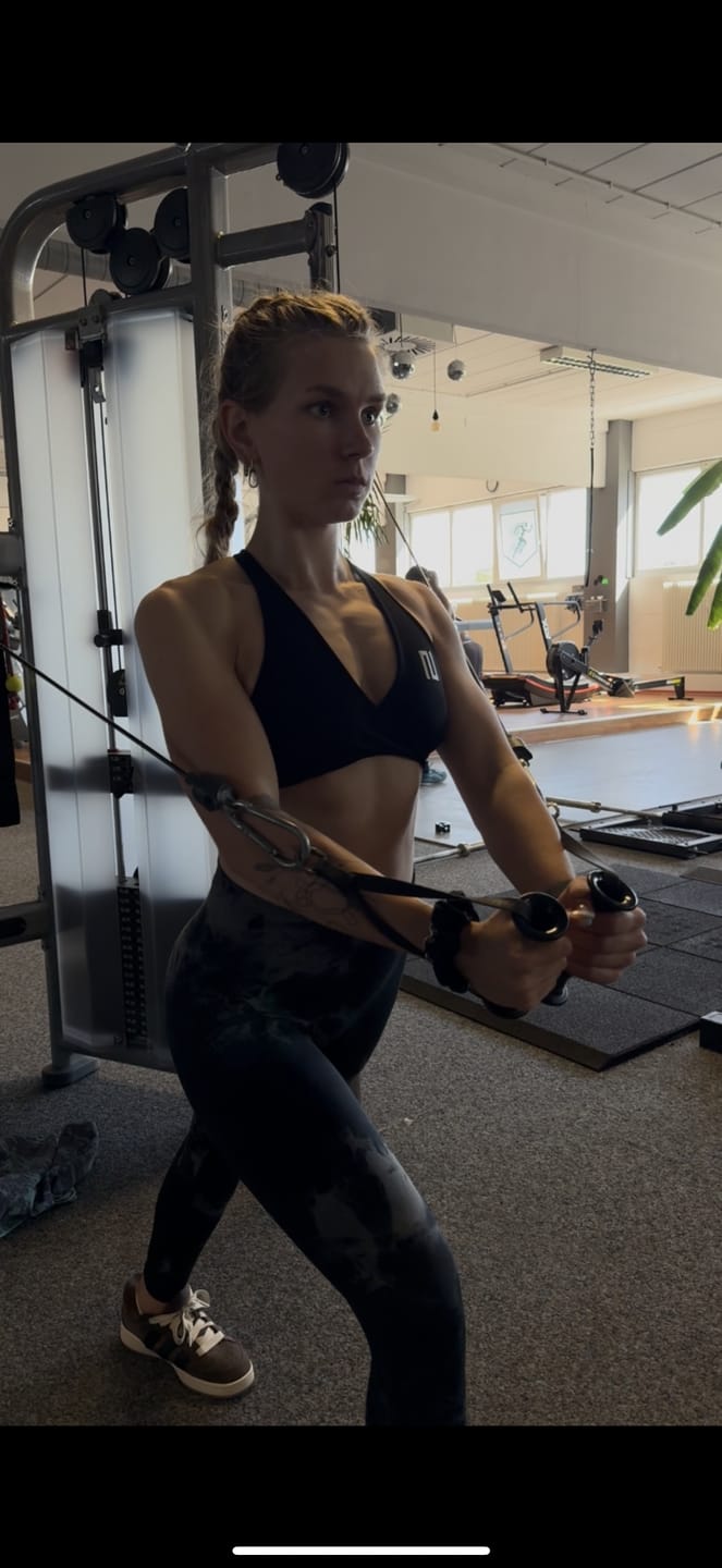 Customer photo review of Shadow Sports Bra Flex