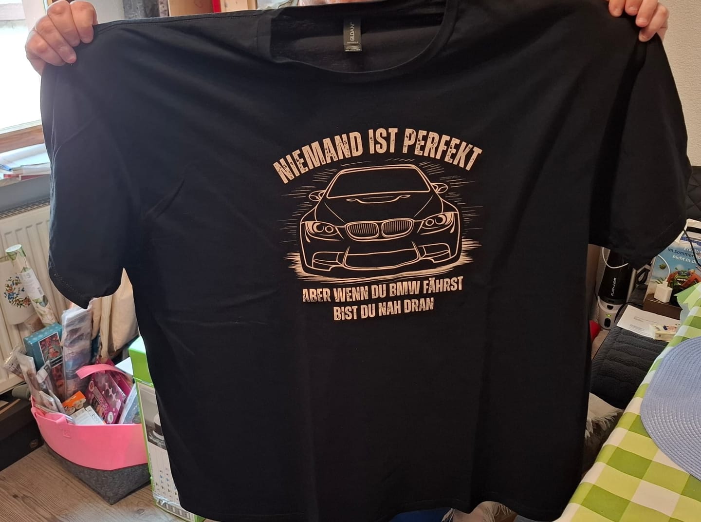 Customer photo review of Niemand ist perfekt BMW eXX T-Shirt