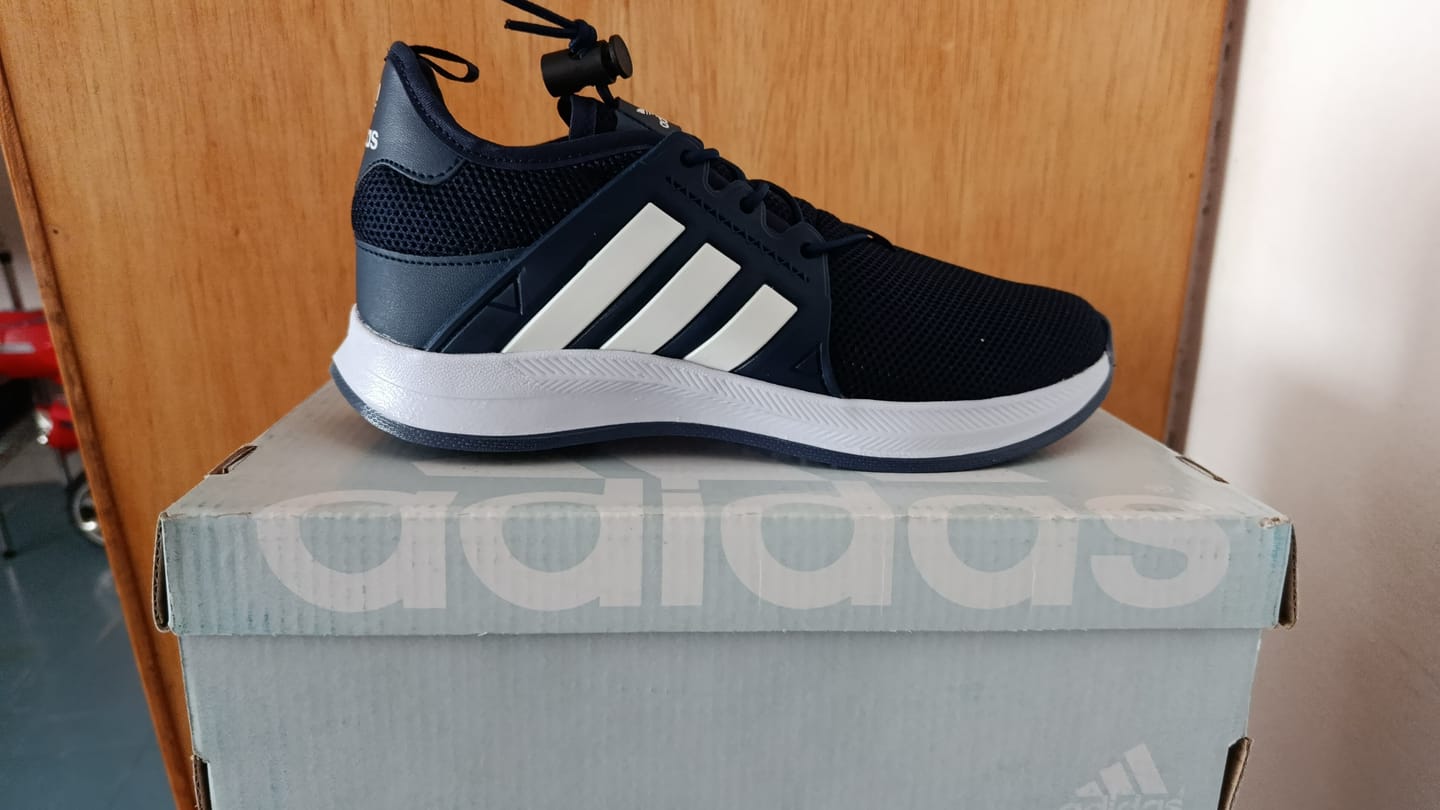 Customer photo review of Tenis 018 Marino Blanco