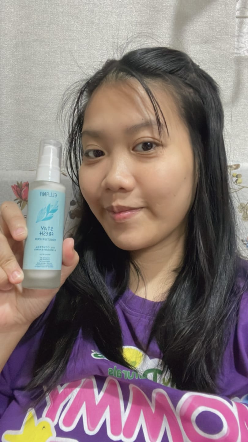Customer photo review of Stay Fresh Moisturizer Controls Oil and Brightens