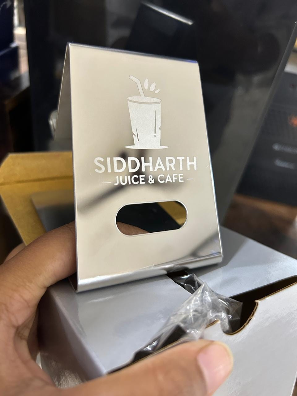 Customer photo review of Premium Mobile Stand | Best for Corporate Gifting | PrintMine.in